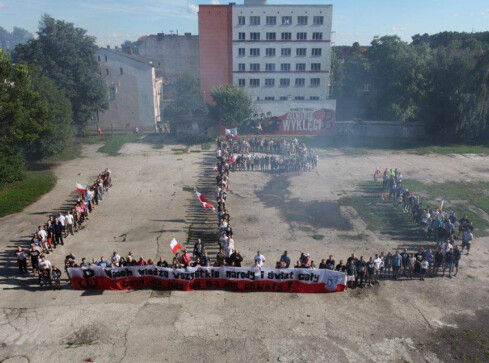 Jutro uczczą pamięć powstańców warszawskich - grafika
