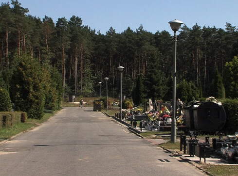 Na cmentarzu już nie brakuje miejsc na pochówek - grafika