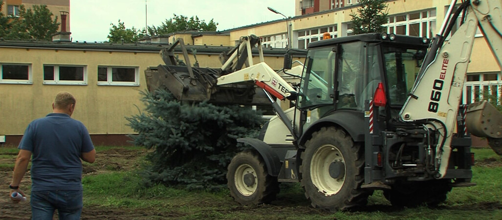 Przy szkolnym ośrodku w Pile powstaje hala sportowa