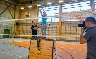 Michał Kubiak podczas sesji zdjęciowej w Pile