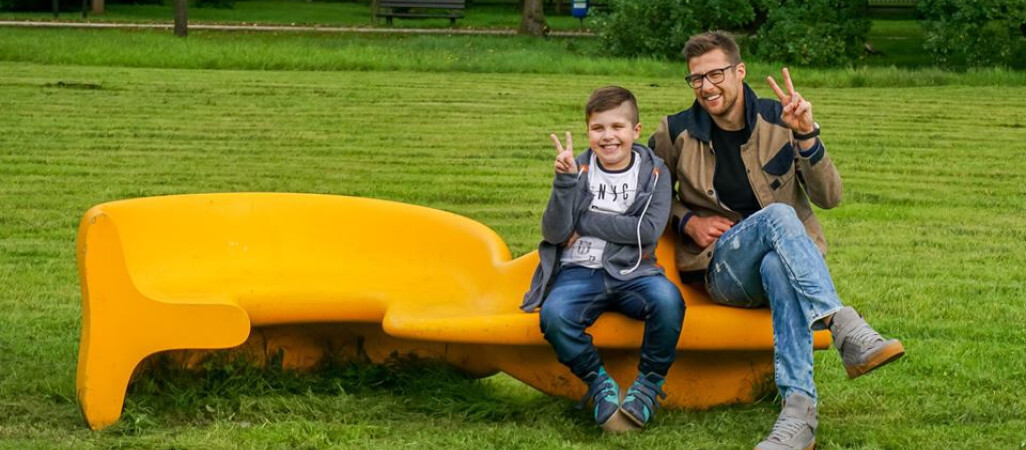 Michał Kubiak podczas sesji zdjęciowej w Pile
