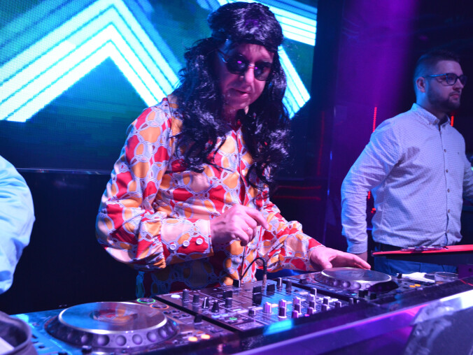 DJ Piotr  zagrał i zebrał pieniądze na leczenie pilanki - grafika