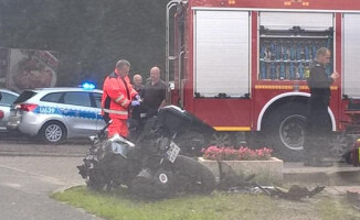 Wypadek na al. Niepodległości. Ranny motocyklista