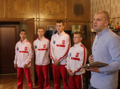 Pilscy juniorzy w kickboxingu z brązowymi medalami - grafika