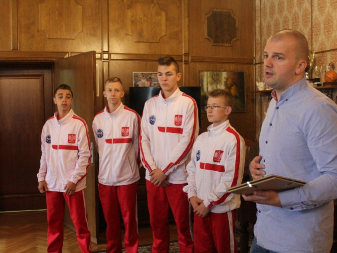 Pilscy juniorzy w kickboxingu z brązowymi medalami - grafika