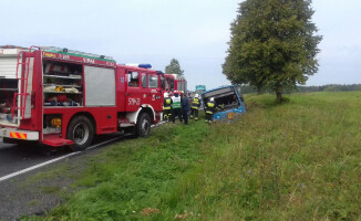 Ranne dzieci w wypadku autobusu na DK 10