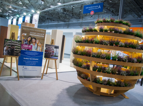 Kronospan oraz InfoTEC rozwijają studentów - grafika