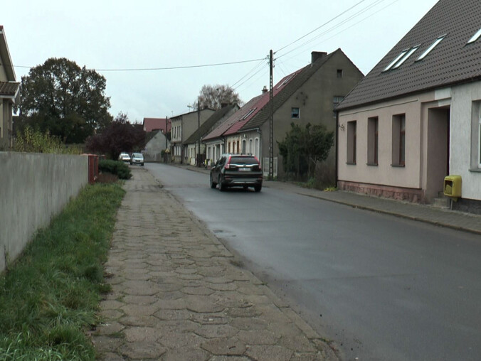 Mężczyzna zginął na przejściu. Zablokowana DK11 - grafika