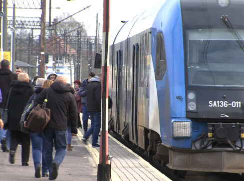 Palił się pociąg na stacji PKP w Chodzieży - grafika