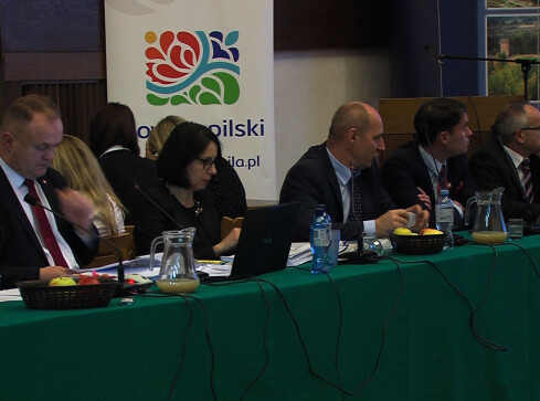 Burzliwa sesja Rady Powiatu w Pile - grafika