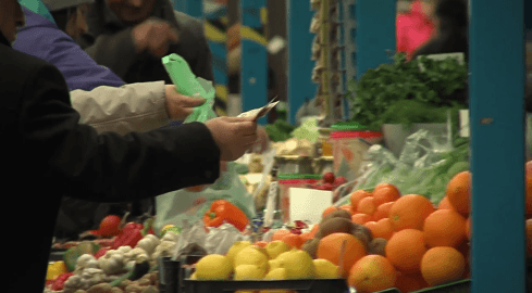 Przed świętami zadłużamy się ponad miarę? - grafika