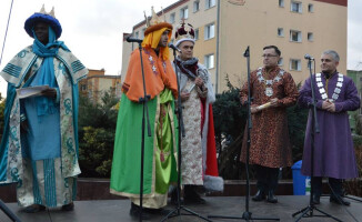 Tysiące osób wzięło udział w Orszakach Trzech Króli