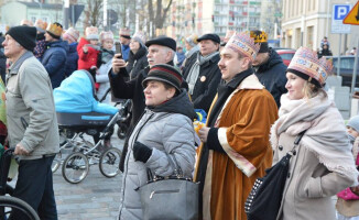 Tysiące osób wzięło udział w Orszakach Trzech Króli