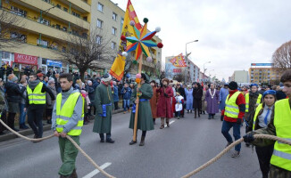 Tysiące osób wzięło udział w Orszakach Trzech Króli
