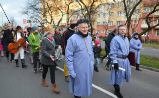 Tysiące osób wzięło udział w Orszakach Trzech Króli