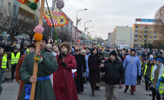 Tysiące osób wzięło udział w Orszakach Trzech Króli