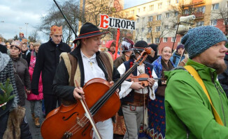 Tysiące osób wzięło udział w Orszakach Trzech Króli