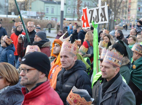 Tysiące osób wzięło udział w Orszakach Trzech Króli - grafika