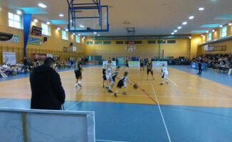 Mecz koszykówki dla WOŚP. Basket kontra VIP-y