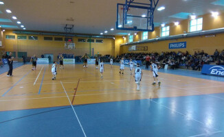 Mecz koszykówki dla WOŚP. Basket kontra VIP-y