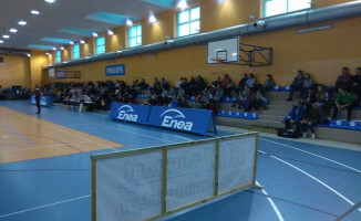 Mecz koszykówki dla WOŚP. Basket kontra VIP-y