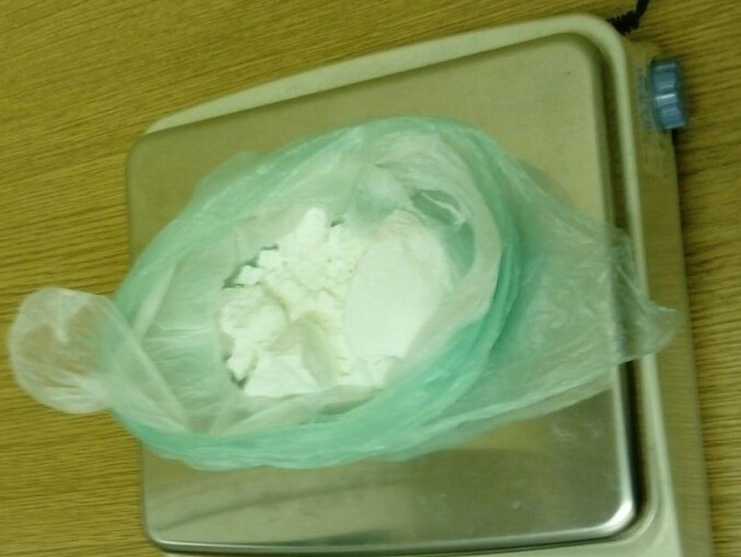 Ponad 800 porcji amfetaminy i marihuany - grafika