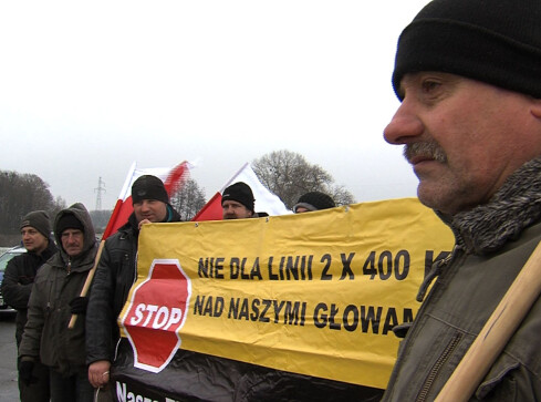 Rolnicy protestują przeciw budowie linii energetycznej - grafika