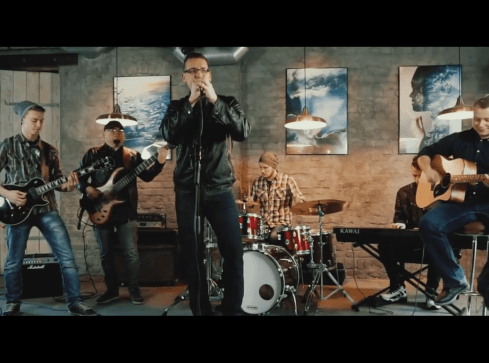 Zespół GOOOD ze Złotowa wchodzi do studia - grafika