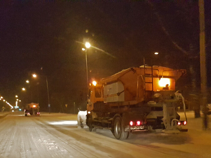 Znów akcja śliskie chodniki - Altvater odśnieża - grafika