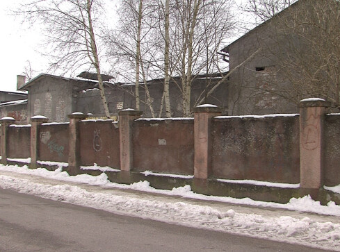 Stara rzeźnia nadal będzie szpecić miasto? - grafika