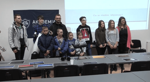 Dzieci z Akademii Przyszłości poznawały kosmos - grafika