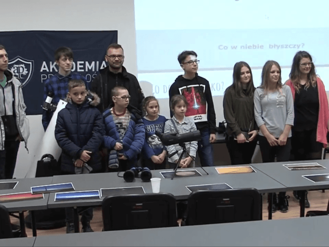 Dzieci z Akademii Przyszłości poznawały kosmos - grafika