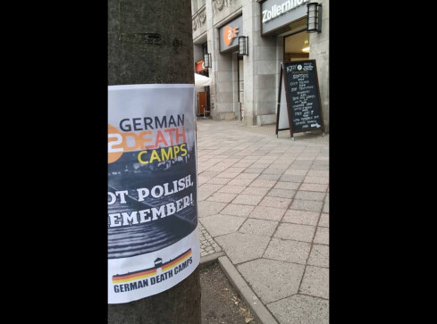 Pilscy Wszechpolacy "edukują" berlińczyków - grafika