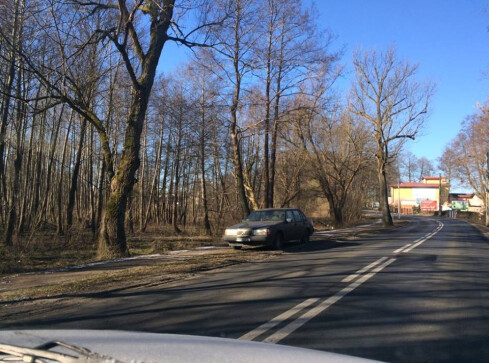 Porzucony samochód na al. Niepodległości? - grafika