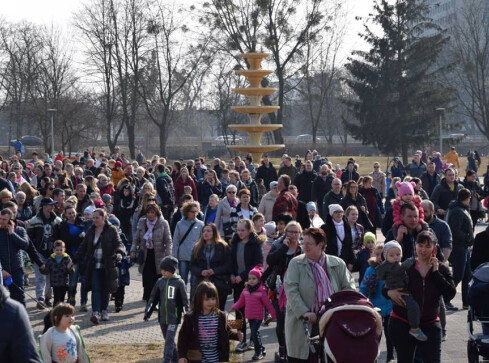Tłumy na poszukiwaniu jajek w Pile [GALERIA] - grafika