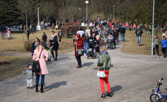 Tłumy na poszukiwaniu jajek w Pile [GALERIA]