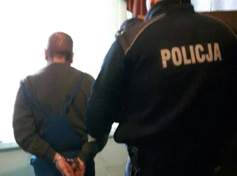 Najpierw okradł kobietę, a potem podrzucił pusty portfel - grafika