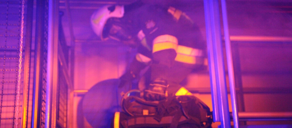 Tysięczny strażak w komorze dymowej