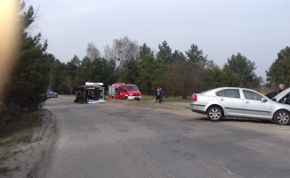 Na Przemysłowej wypadek osobówki i karetki