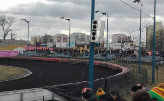 Polonia (w końcu) na torze