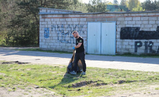 Locust BMW Piła oraz Xtreme Brothers Piła sprzątali lotnisko