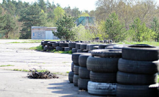 Locust BMW Piła oraz Xtreme Brothers Piła sprzątali lotnisko
