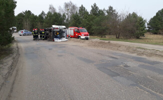 Na Przemysłowej wypadek osobówki i karetki