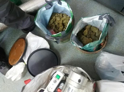 Usiłował ukraść dwa Audi i miał też marihuanę - grafika