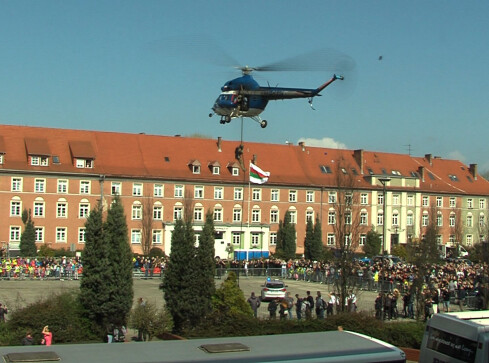 Antyterroryści na placu Staszica w Pile [FILM] - grafika