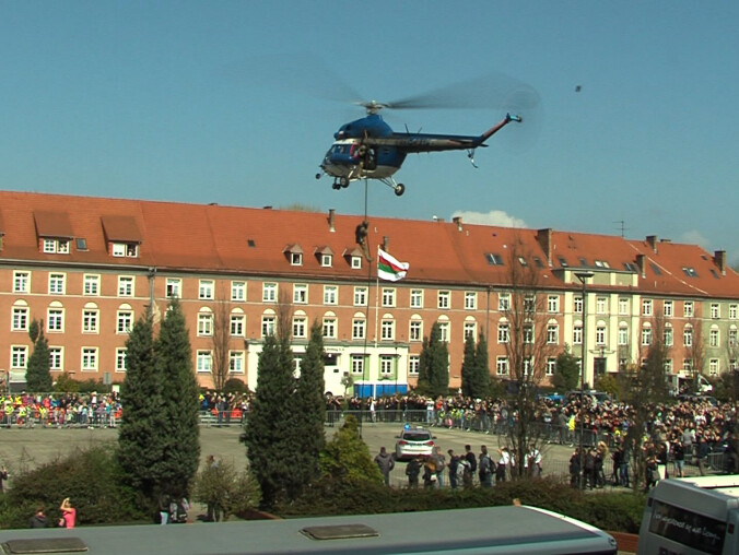 Antyterroryści na placu Staszica w Pile [FILM] - grafika