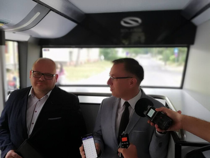 Elektryczny autobus na ulicach Piły - grafika
