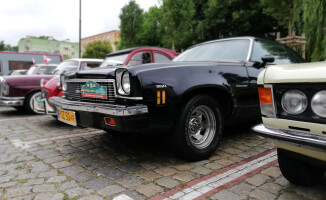 Perełki motoryzacji w centrum Trzcianki [GALERIA ZDJĘĆ]
