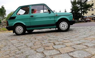 Perełki motoryzacji w centrum Trzcianki [GALERIA ZDJĘĆ]