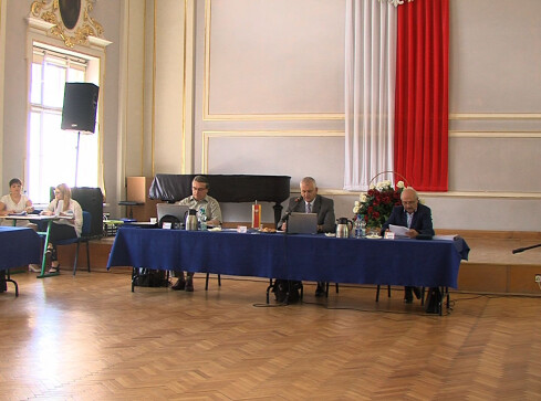 Radni przyznali absolutorium niemal jednogłośnie - grafika